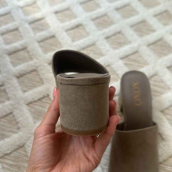 Block Heel - Picture 3 of 8